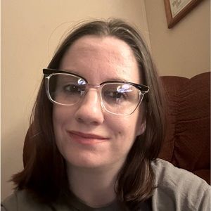 Meet your Posher, Holly